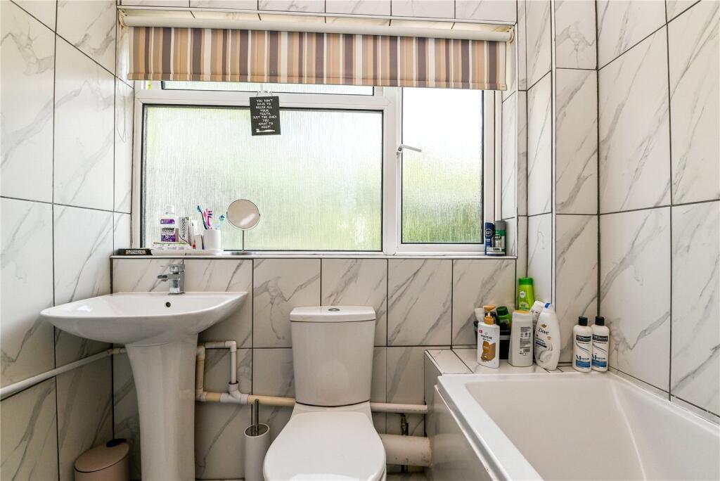 Additional image 17 of White Horses, Marine Drive, Barton on Sea, Hampshire, BH25