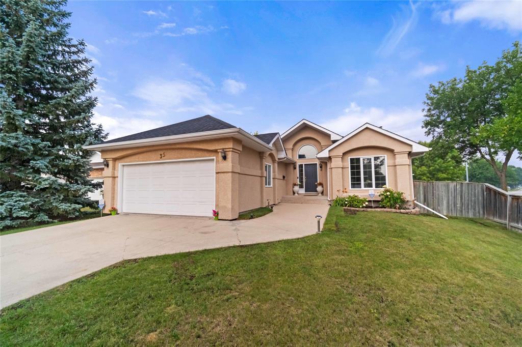35 Alfred Penner Bay|Winnipeg, Manitoba R2G4G1