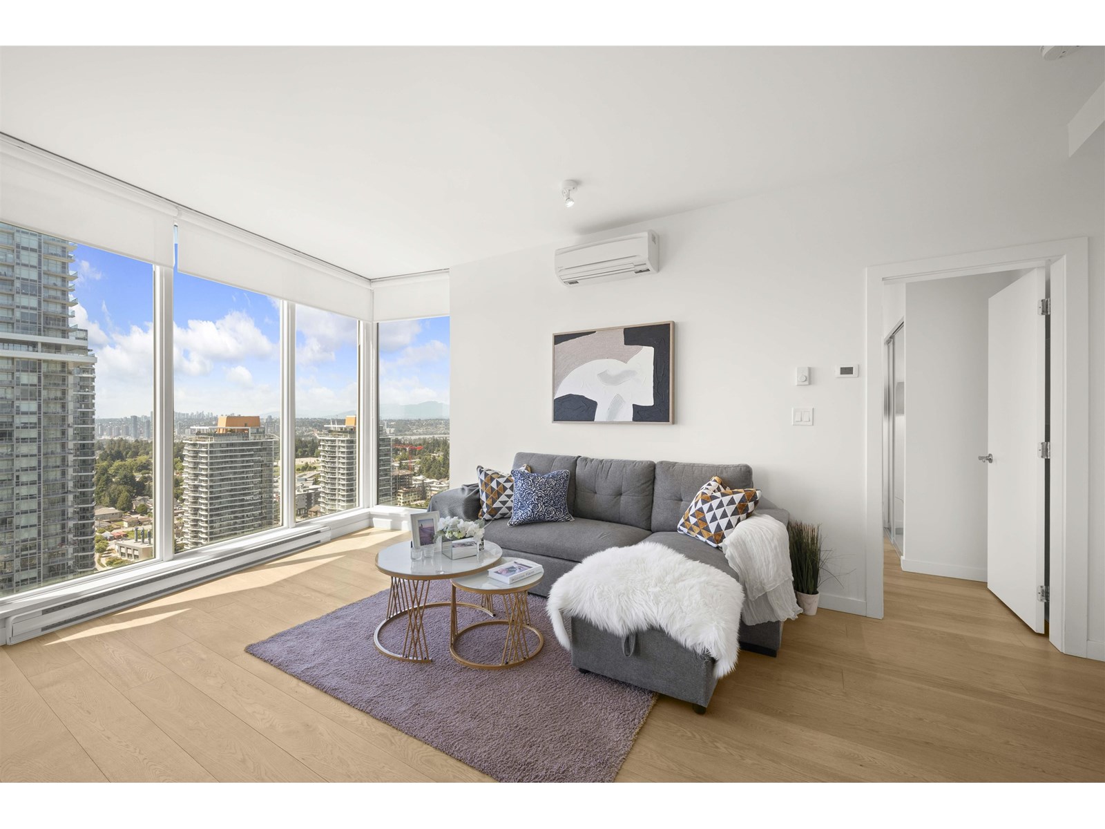 3303 13438 CENTRAL AVENUE|Surrey, British Columbia V3T0N2