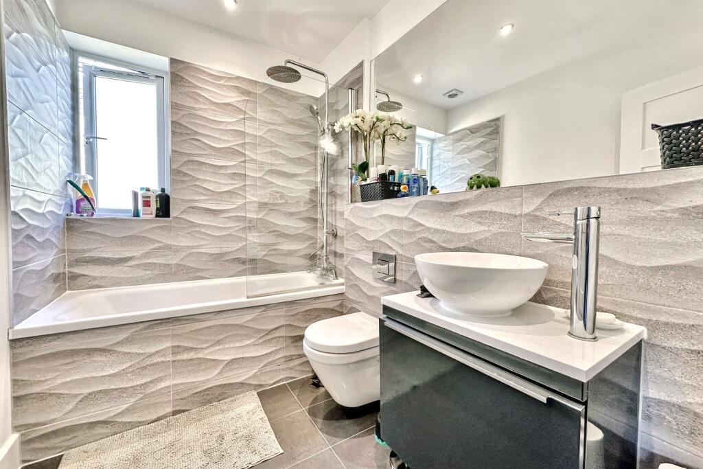 Additional image 8 of Upton