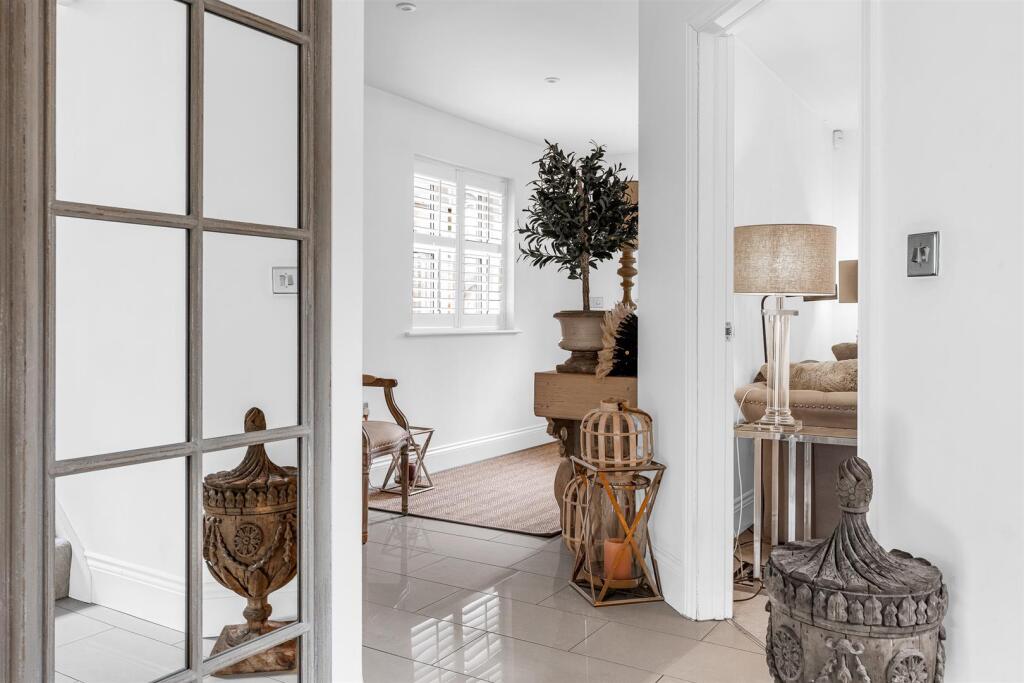 Additional image 7 of Wendover Drive, Welwyn