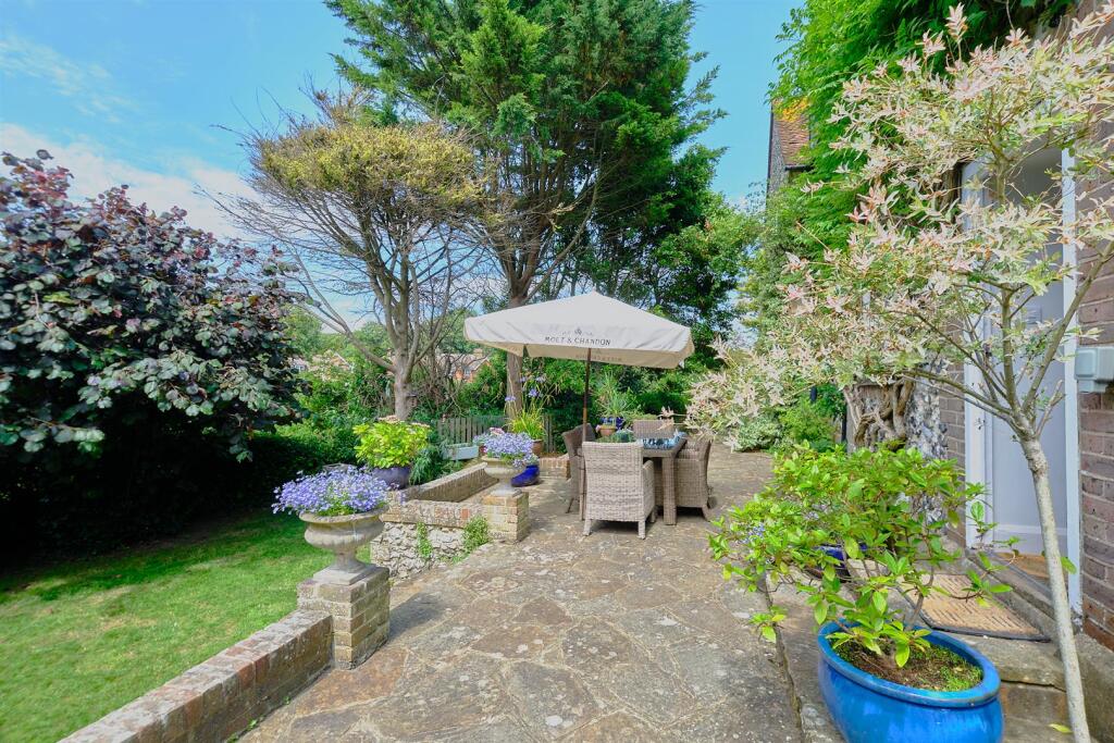 Additional image 33 of Avondale Road, Seaford