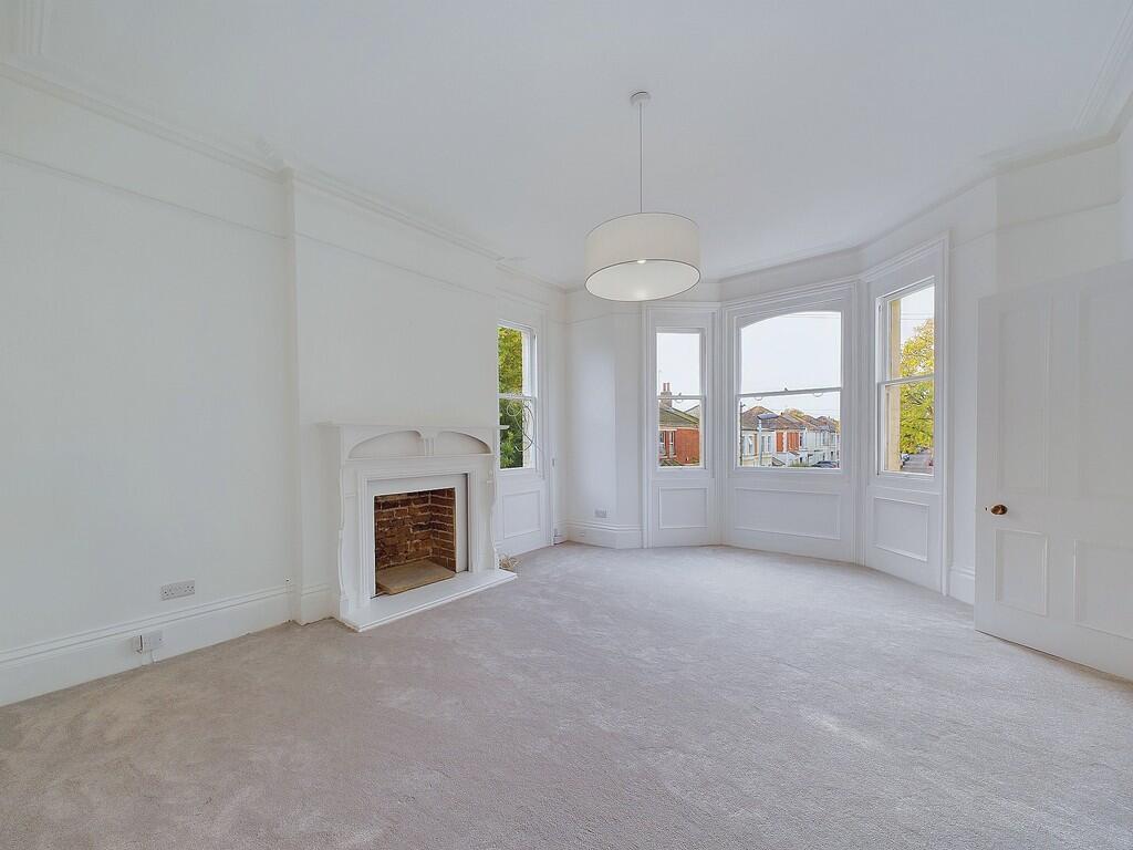 Winchester Road, Worthing, BN11 4DJ