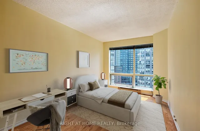 Additional image 4 of 1001 Bay St Unit 1110