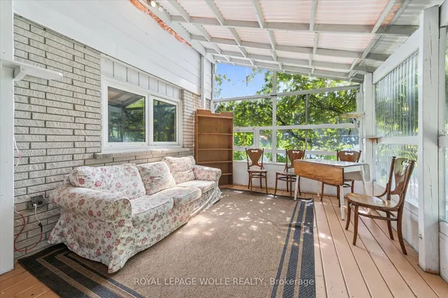 Additional image 23 of 218 Overlea Dr