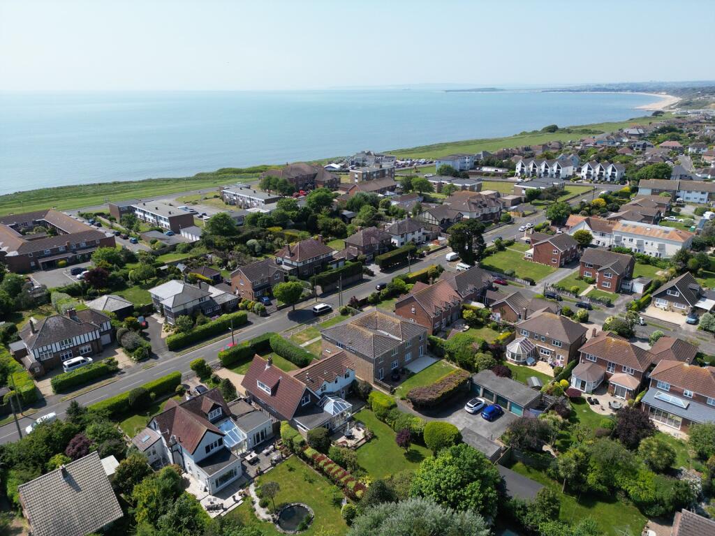 Additional image 21 of Barton Wood Road, Barton On Sea, New Milton, Hampshire. BH25 7NN