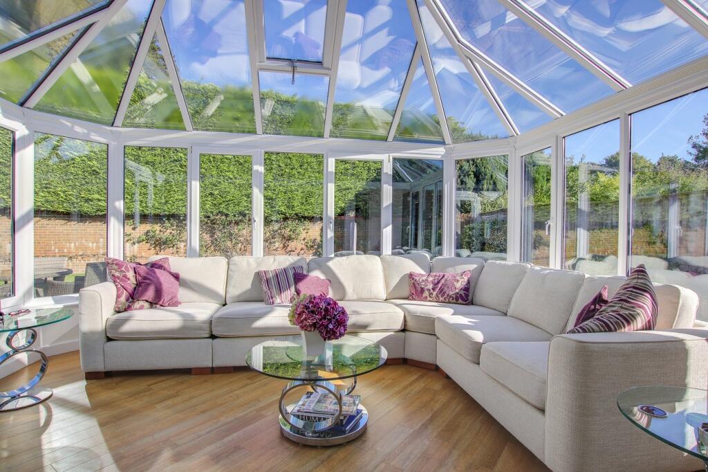 Additional image 4 of Glen Close, Barton on Sea, New Milton, BH25