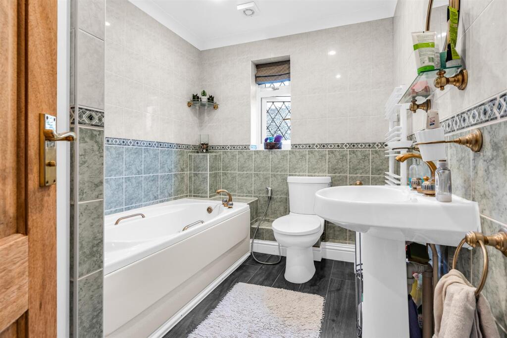 Additional image 16 of Oaklea, Welwyn