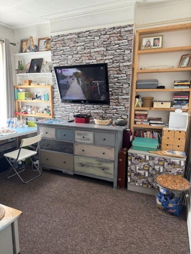 Additional image 5 of Three Bedroom Flat - Holdenhurst Road - £1350.00