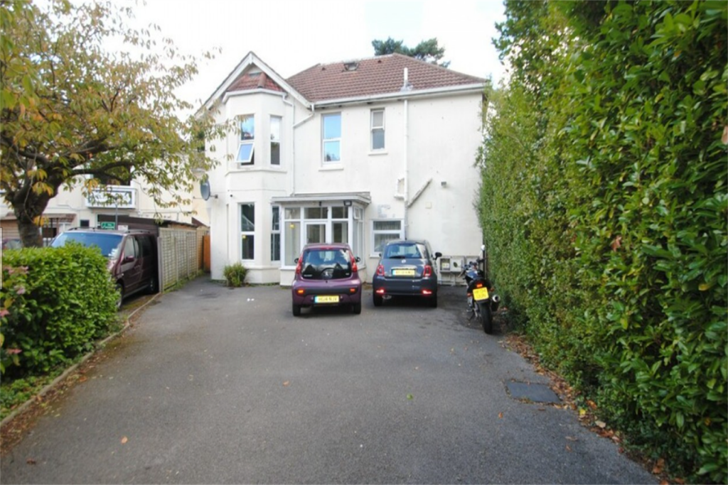 Additional image 9 of 2 bedroom Second Floor Flat in Meyrick Park