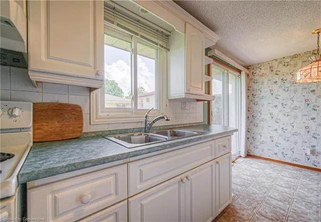 Additional image 16 of 791 Doon Village Rd