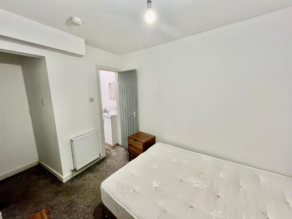 Additional image 17 of 5 Bed House share Hall Lane, Farnworth