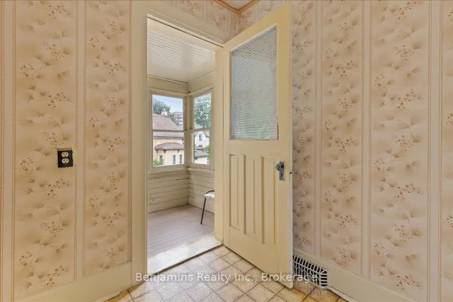 Additional image 30 of 64 Lancaster St