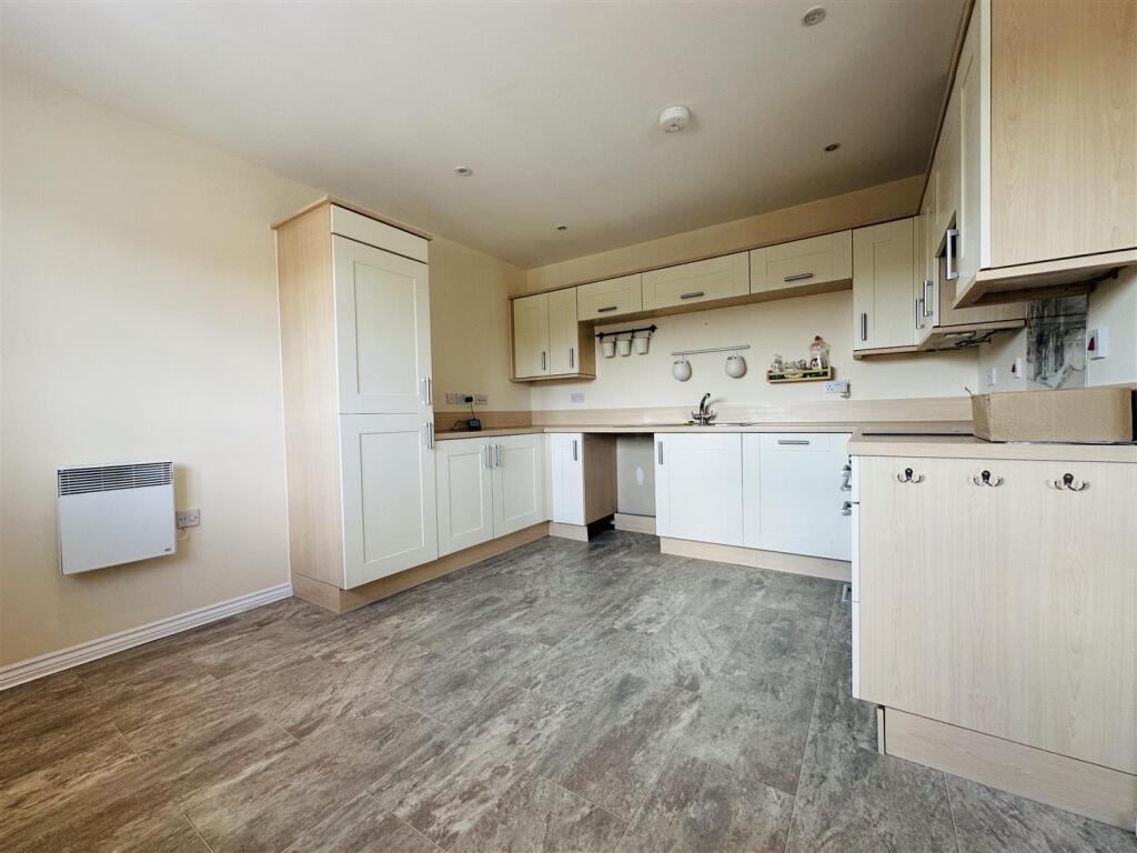 Additional image 6 of Peel Close, Verwood