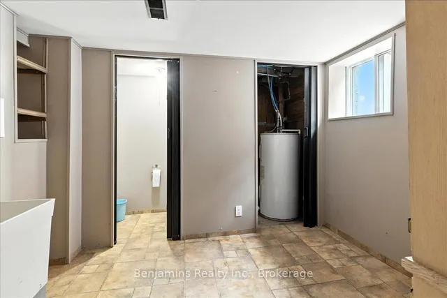 Additional image 38 of 64 Lancaster St