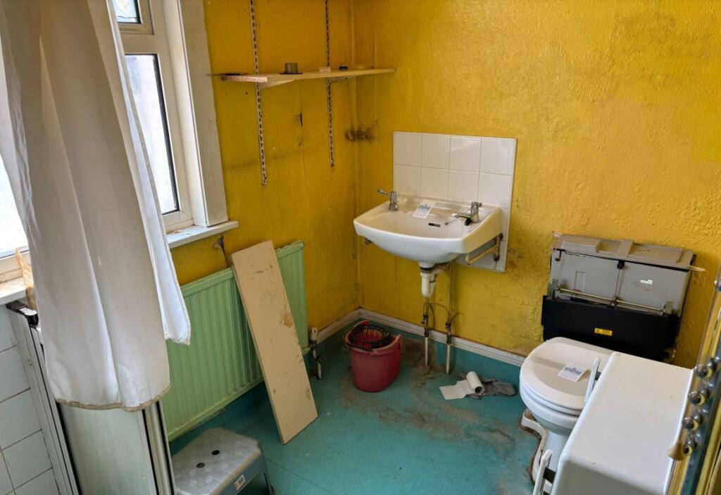 Additional image 5 of 39 Queen Street, Littlehampton, West Sussex, BN17 6EP