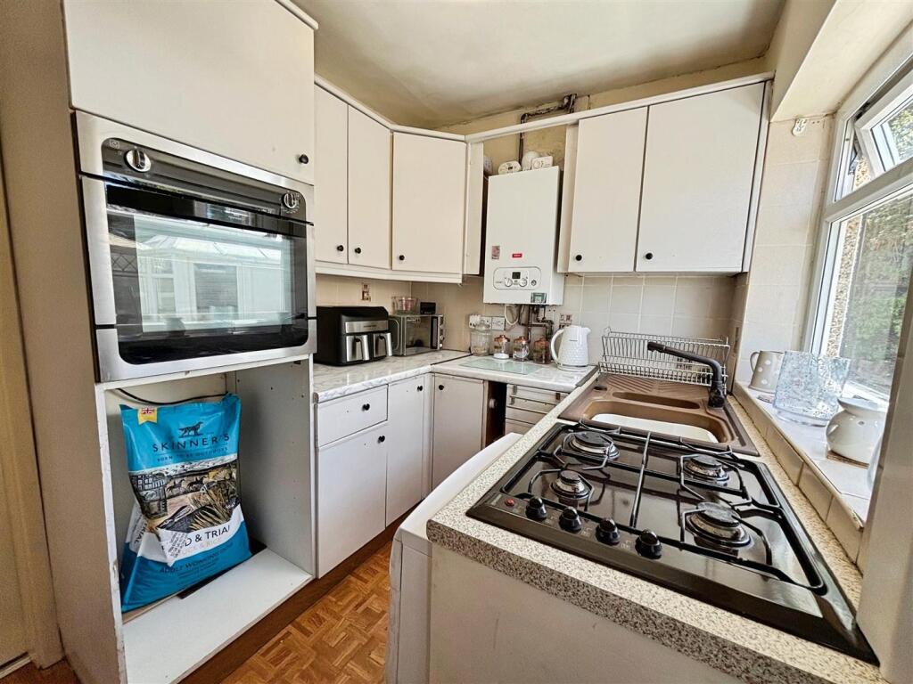 Additional image 9 of Ascot Drive, Bradford, BD7 4NN