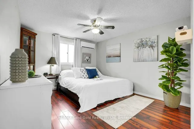 Additional image 12 of 18 Camrose Crt