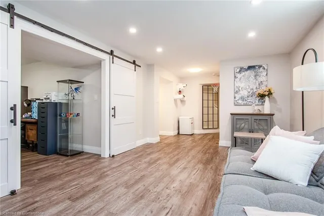 Additional image 39 of 42 Fenside St