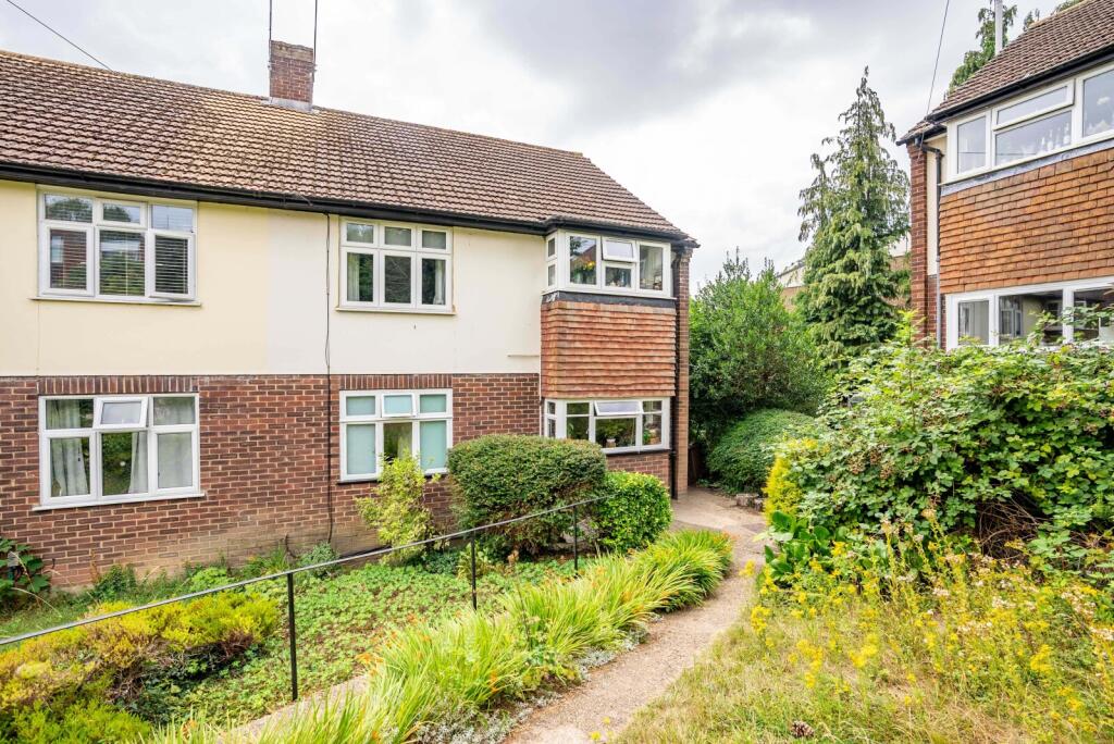 Riverside Close, St. Albans, Hertfordshire, AL1