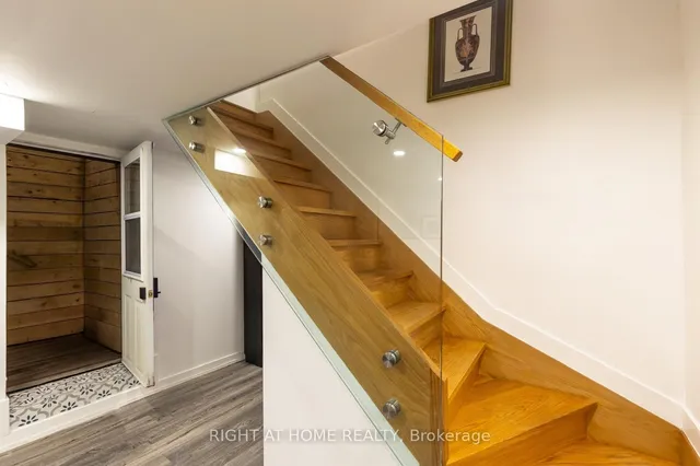 Additional image 18 of 377 Lansdowne Ave