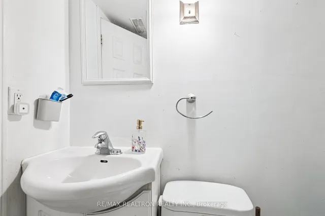 Additional image 19 of 4423 Lawrence Ave