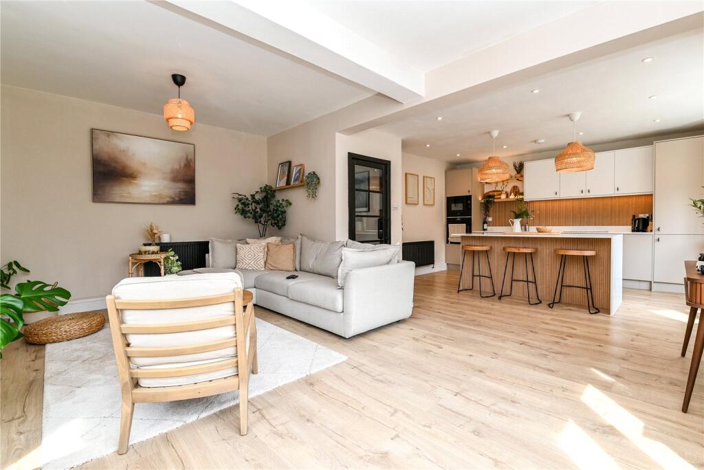 Additional image 10 of Seaward Avenue, Barton on Sea, New Milton, Hampshire, BH25