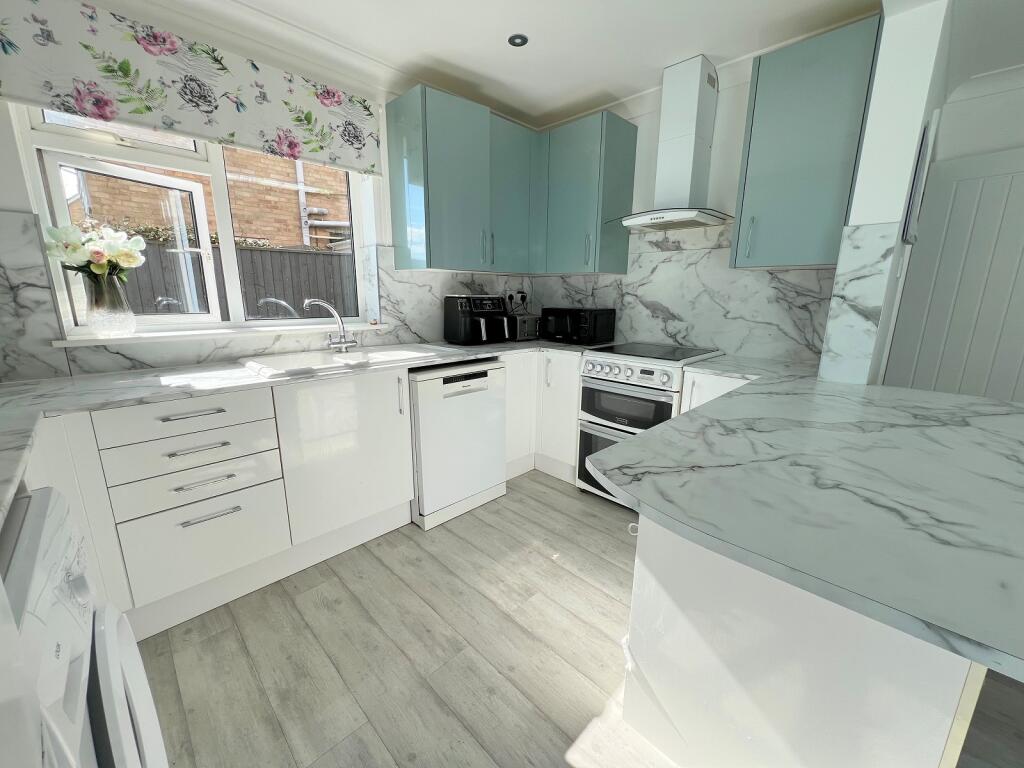 Additional image 15 of White Knights, Barton On Sea, New Milton, Hampshire. BH25 7HA