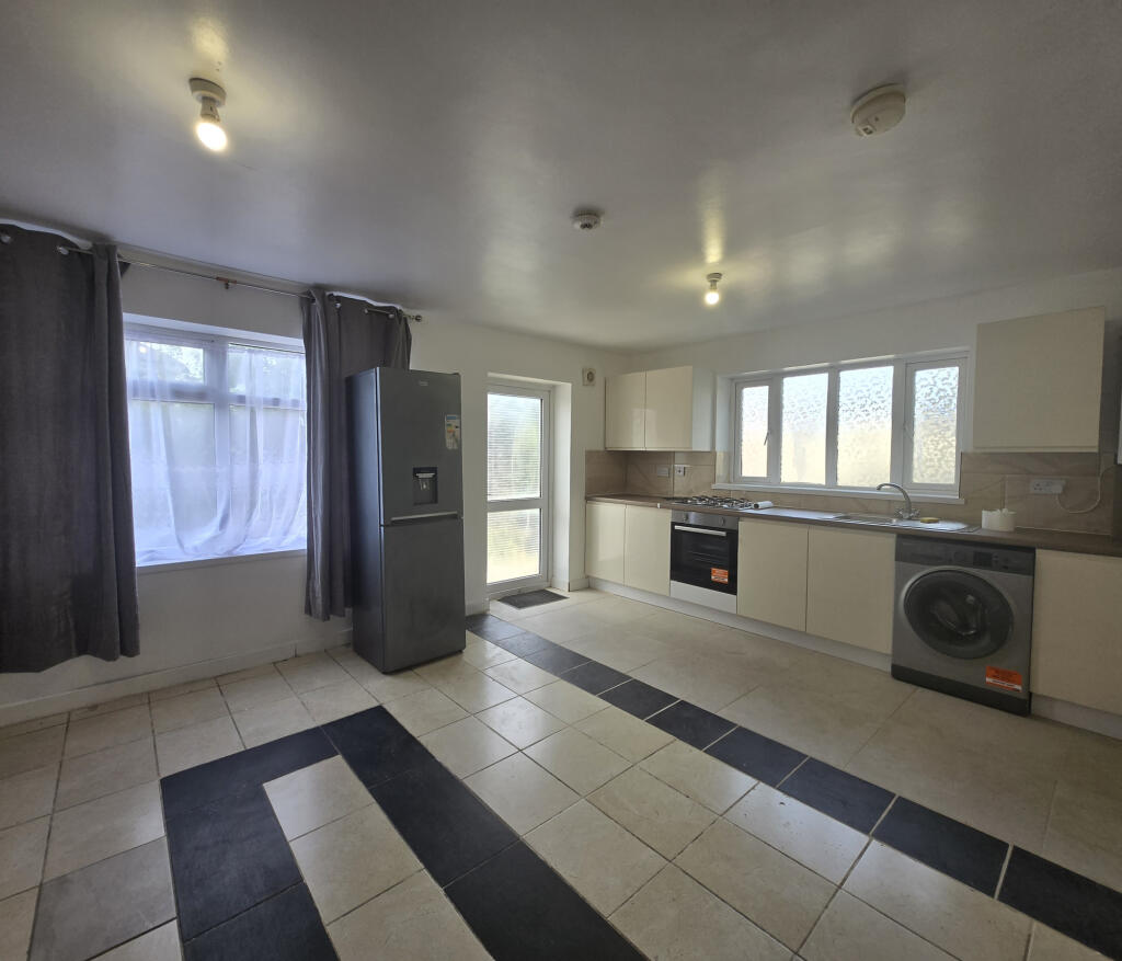 Additional image 9 of Margaret Gardens, Smethwick, West Midlands, B67