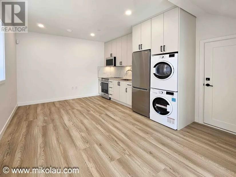 312x 32 W VANCOUVER WEST|Vancouver, British Columbia V6L2C1