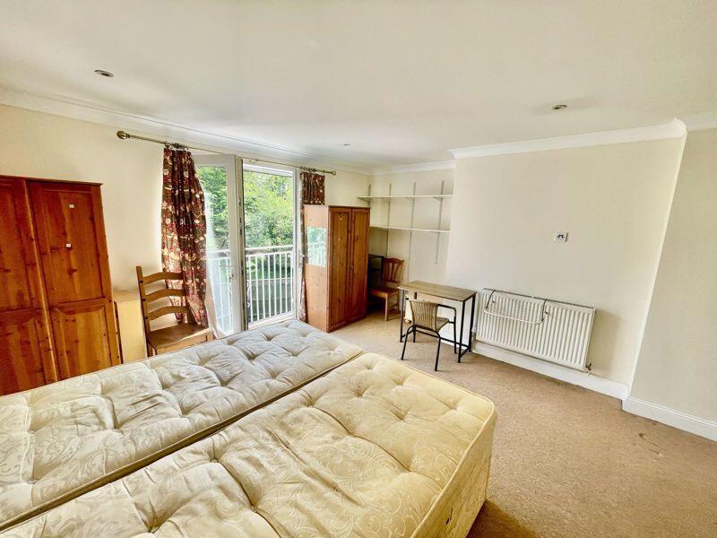 Additional image 8 of Queens park, Bournemouth - Spacious Ensuite Room in Stunning 8-Bed Detached House – Queen’s Park - All Bills Included