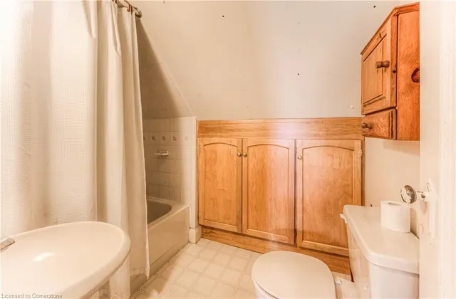 Additional image 17 of 244 Lancaster St