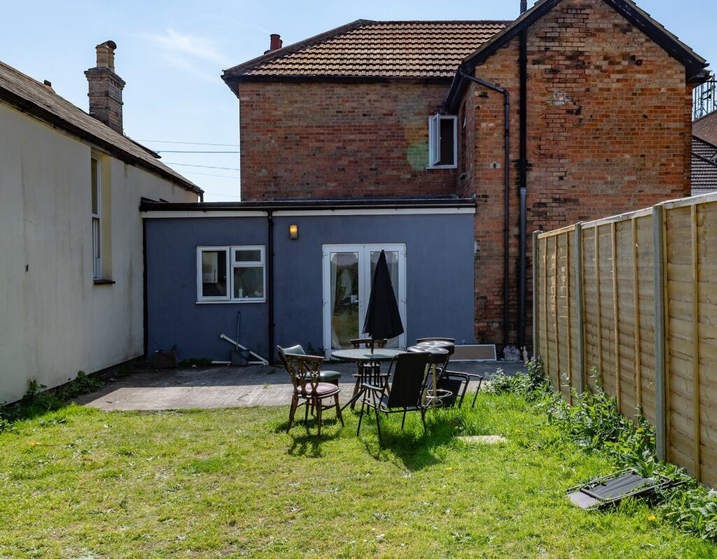 Additional image 13 of Wycliffe RD - FREE DELIVEROO