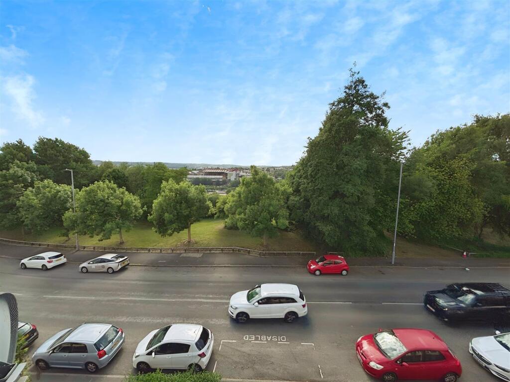 Additional image 4 of Bolton Road, Bradford, BD3 0ND