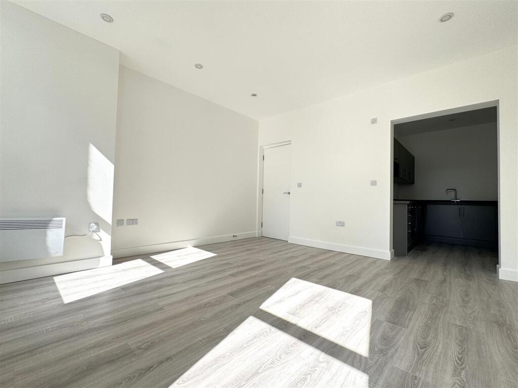 Additional image 19 of Hartington Place, Eastbourne BN21 3BG