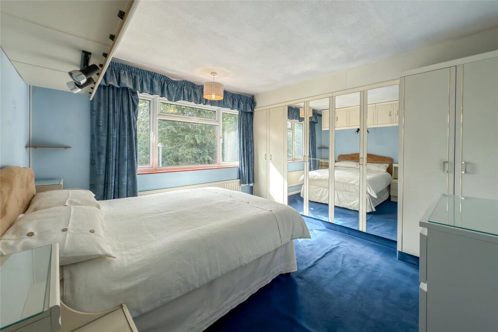 Additional image 9 of Ridgewood Drive, Harpenden, Hertfordshire, AL5