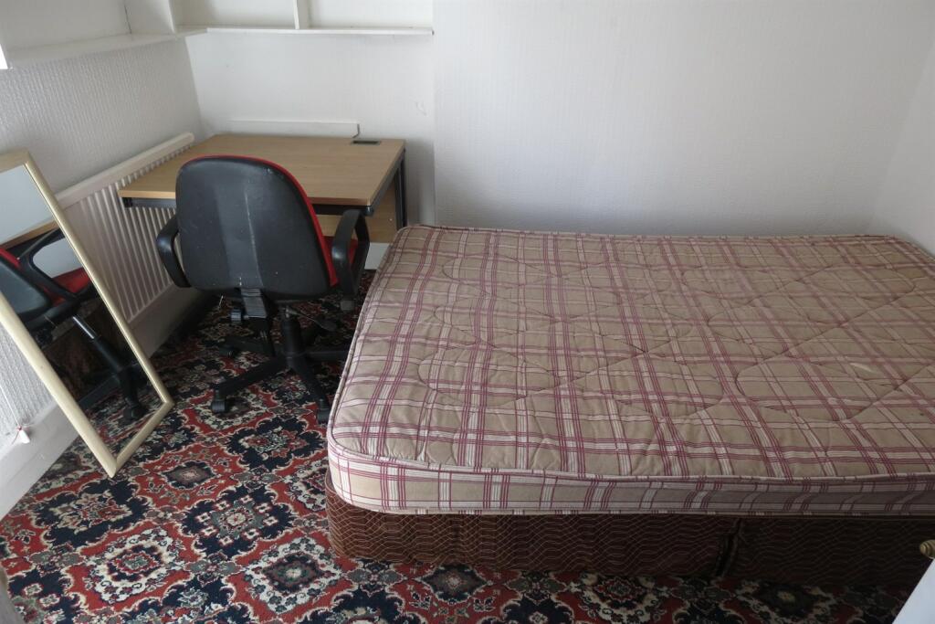 Additional image 6 of 4 bedroom Semi Detached House in Winton