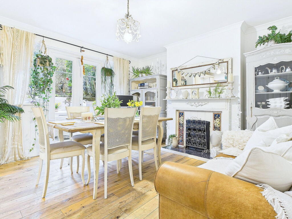 Additional image 7 of Graham Avenue, Brighton, BN1 8HA