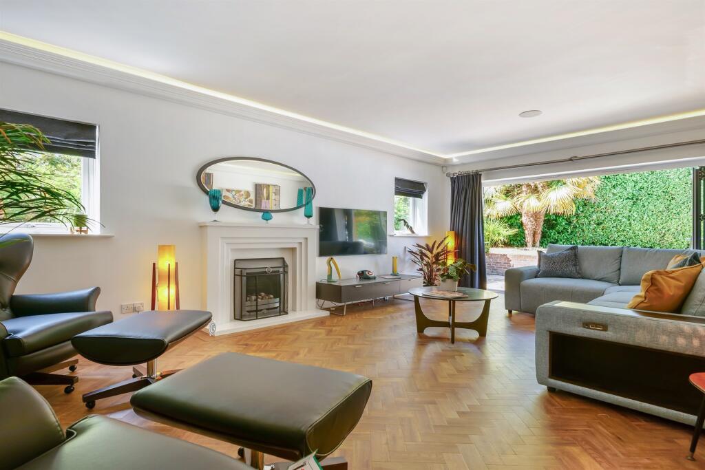 Additional image 3 of Broadstone