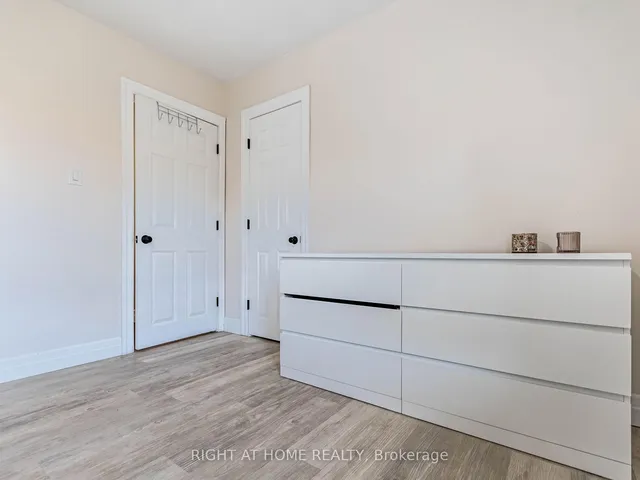 Additional image 24 of 303 KRUG St