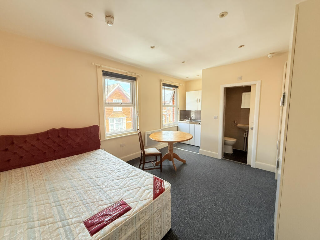 Additional image 6 of Room 7,Oaklea Guest House, 6 St. Aubyns Road, Eastbourne, East Sussex, BN22