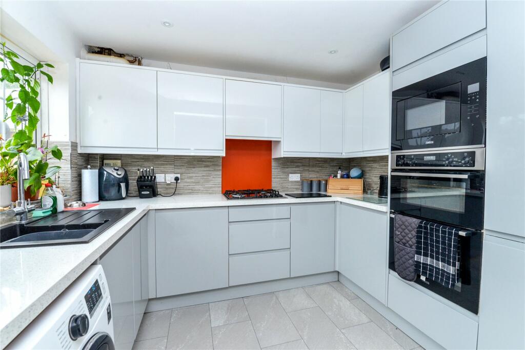 Additional image 9 of Derwent Road, New Milton, Hampshire, BH25