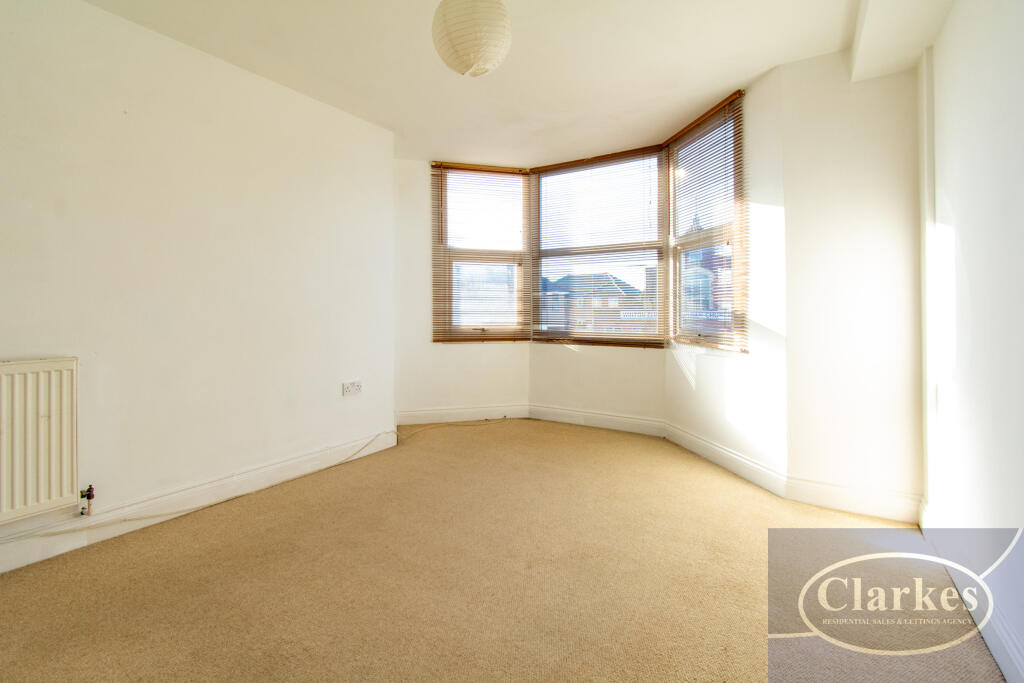 Additional image 4 of 2 Bed Flat With Parking in Winton