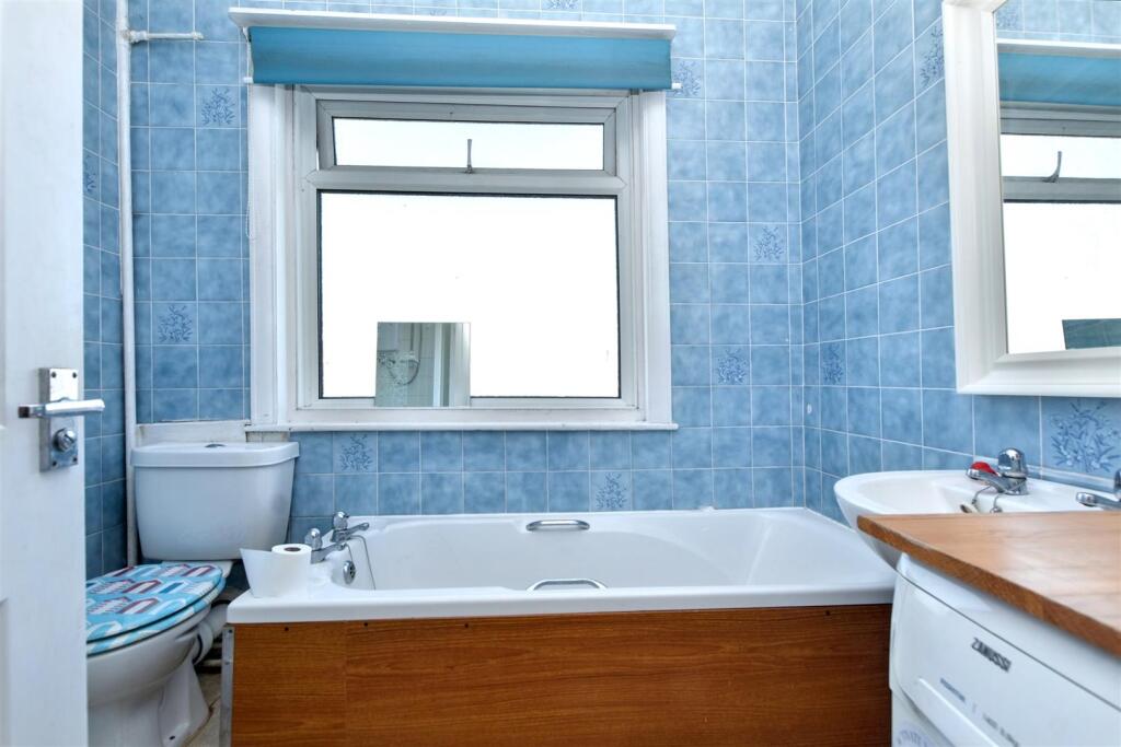 Additional image 4 of Seaville Drive, Pevensey Bay, Pevensey