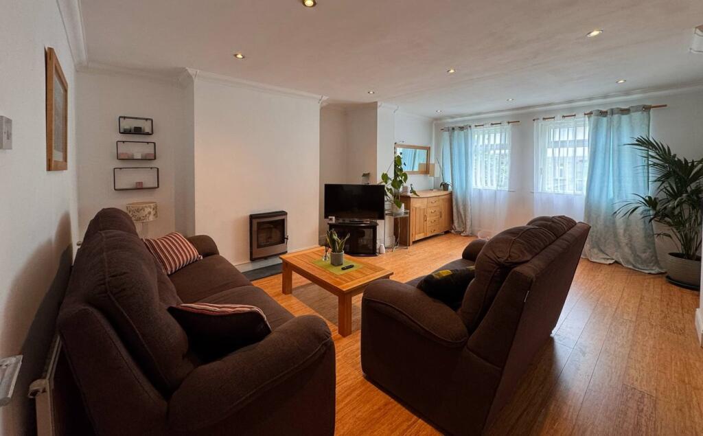 Additional image 10 of Broomhill Walk, Keighley, BD21