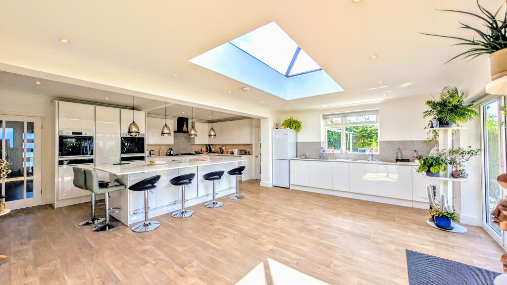 Additional image 25 of Central Avenue, Worthing