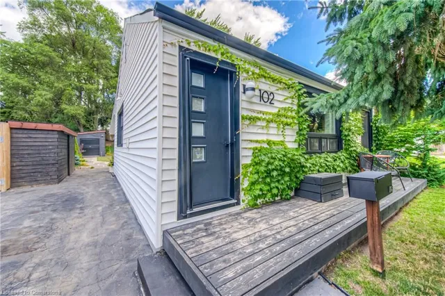 Additional image 11 of 102 Spadina Rd