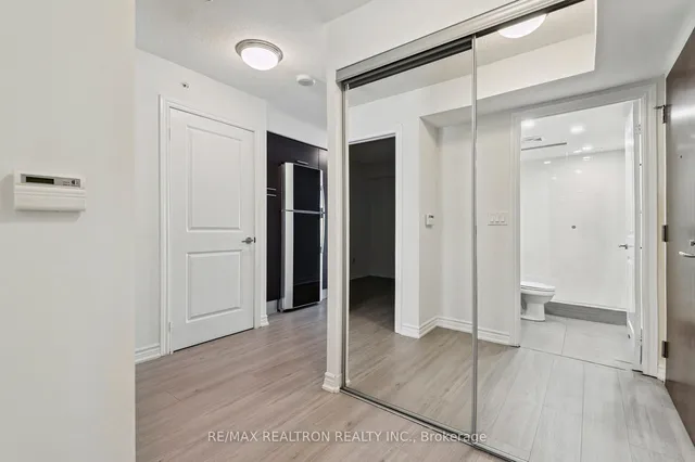 Additional image 14 of 386 Yonge St Unit 2201