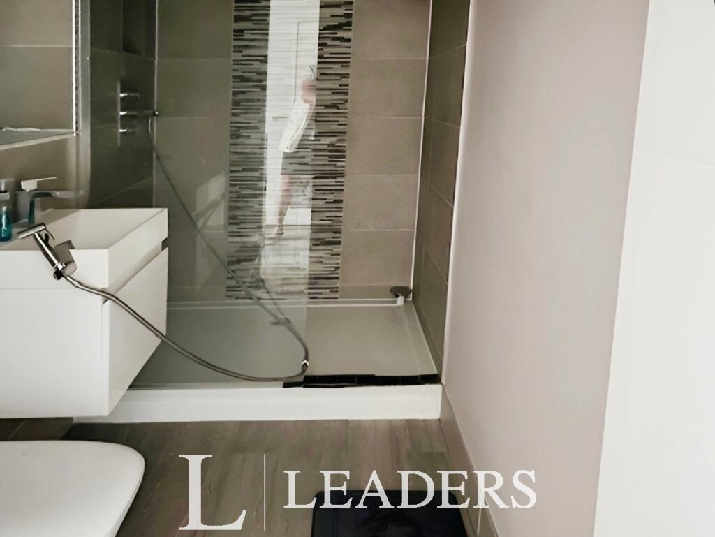 Additional image 6 of Green Diamond