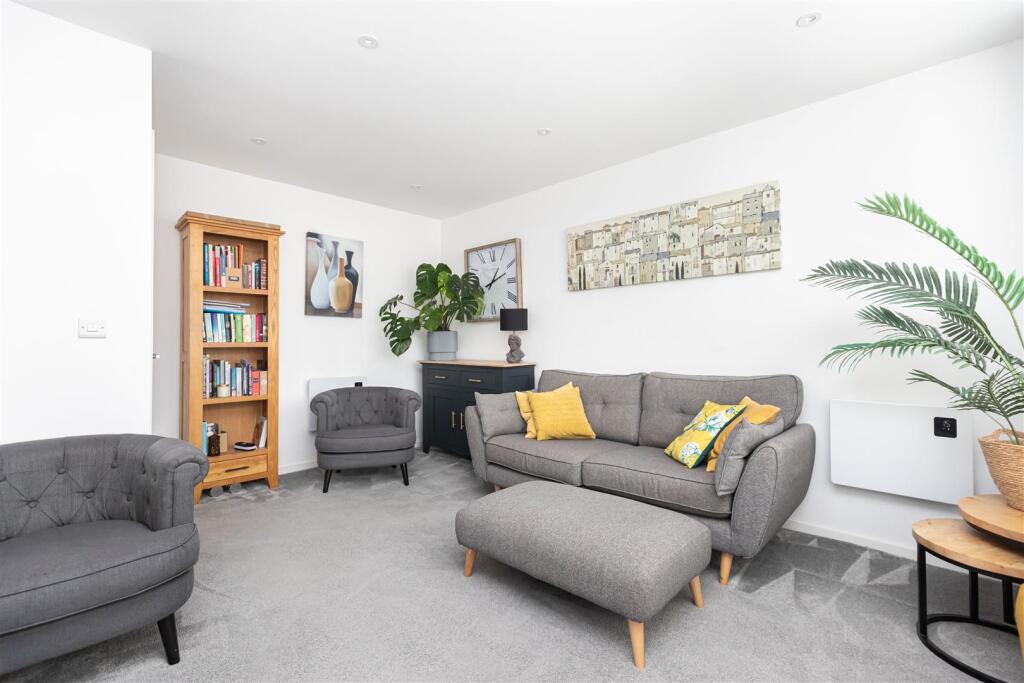 Additional image 7 of Stunning 1st Floor Apartment in Richmond Park Avenue